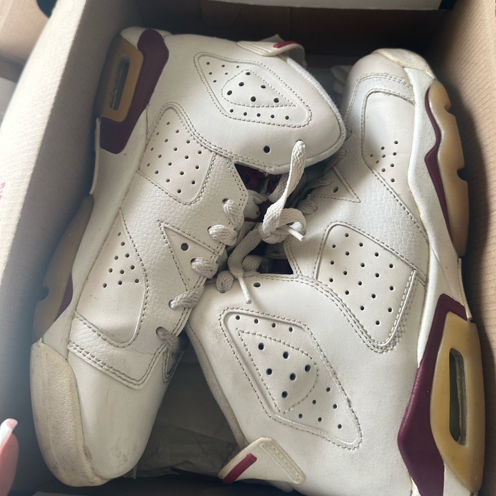 Vintage Air Jordan 6 “Maroon” (2015 Release) - Size 6 1/2
